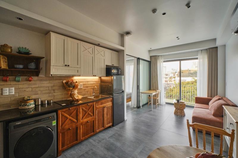 1pn view hướng đông | biệt thự sân vườn | trống căn đẹp | thang máy | dọn phòng 2 lần/tuần