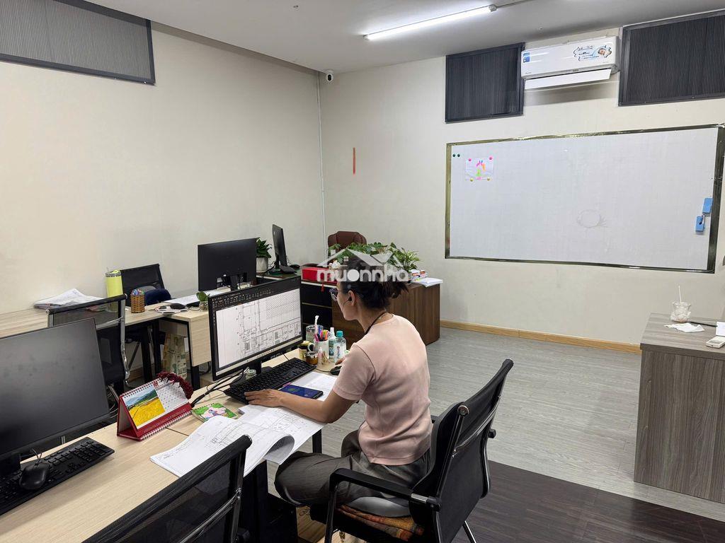 Vp đủ bàn ghế 50m2, 6,5 triệu (có bàn giám đốc) - 4