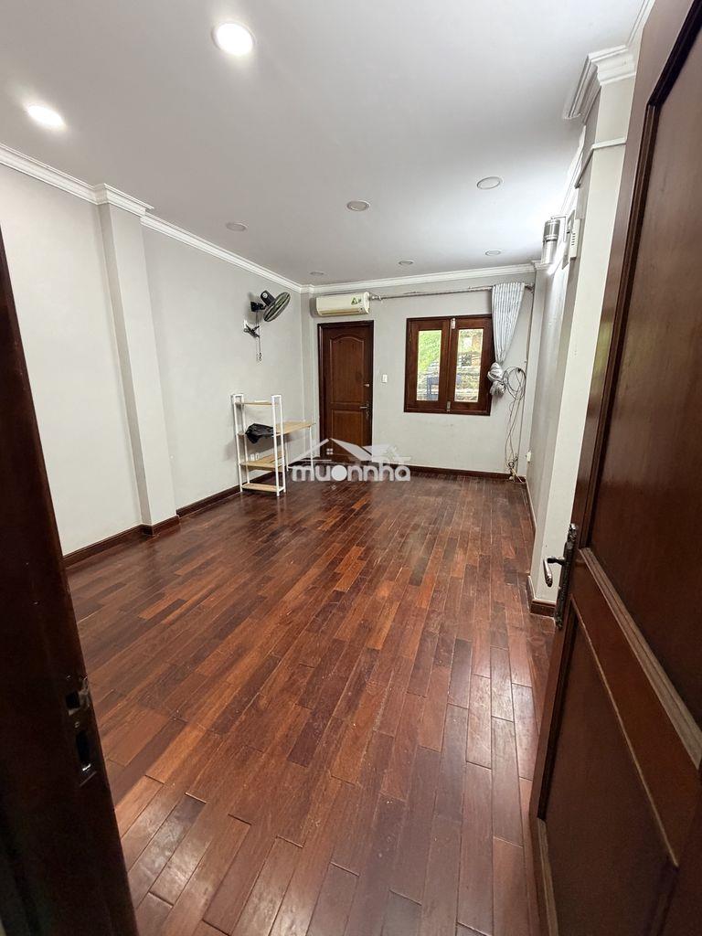Chính chủ cho thuê phòng có ban công rộng rãi - Ảnh 3