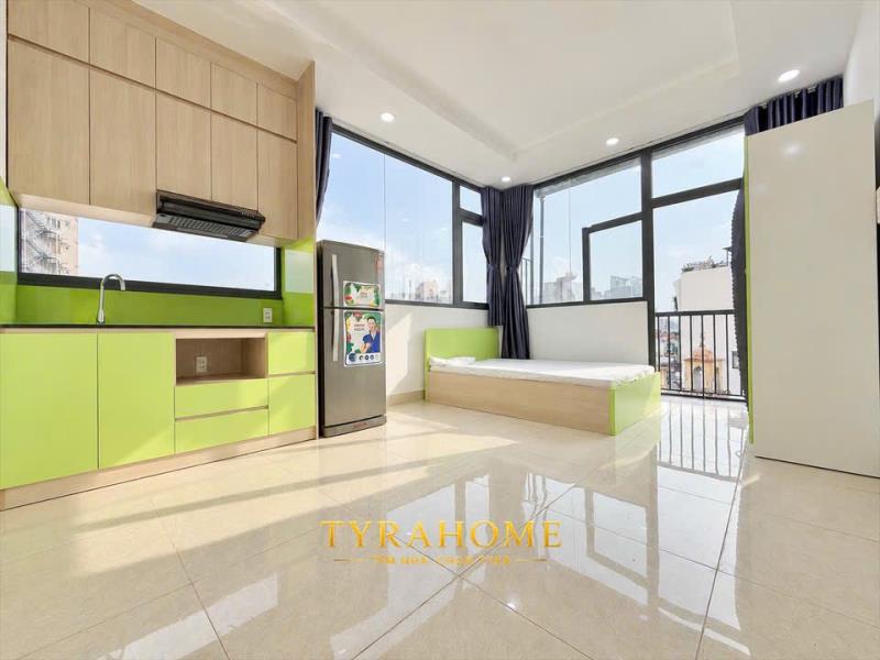 Studio ban công view landmark - nhà thang máy - có máy giặt riêng - full nội thất chỉ vào ở - trung tâm di chuyển các quận - 2