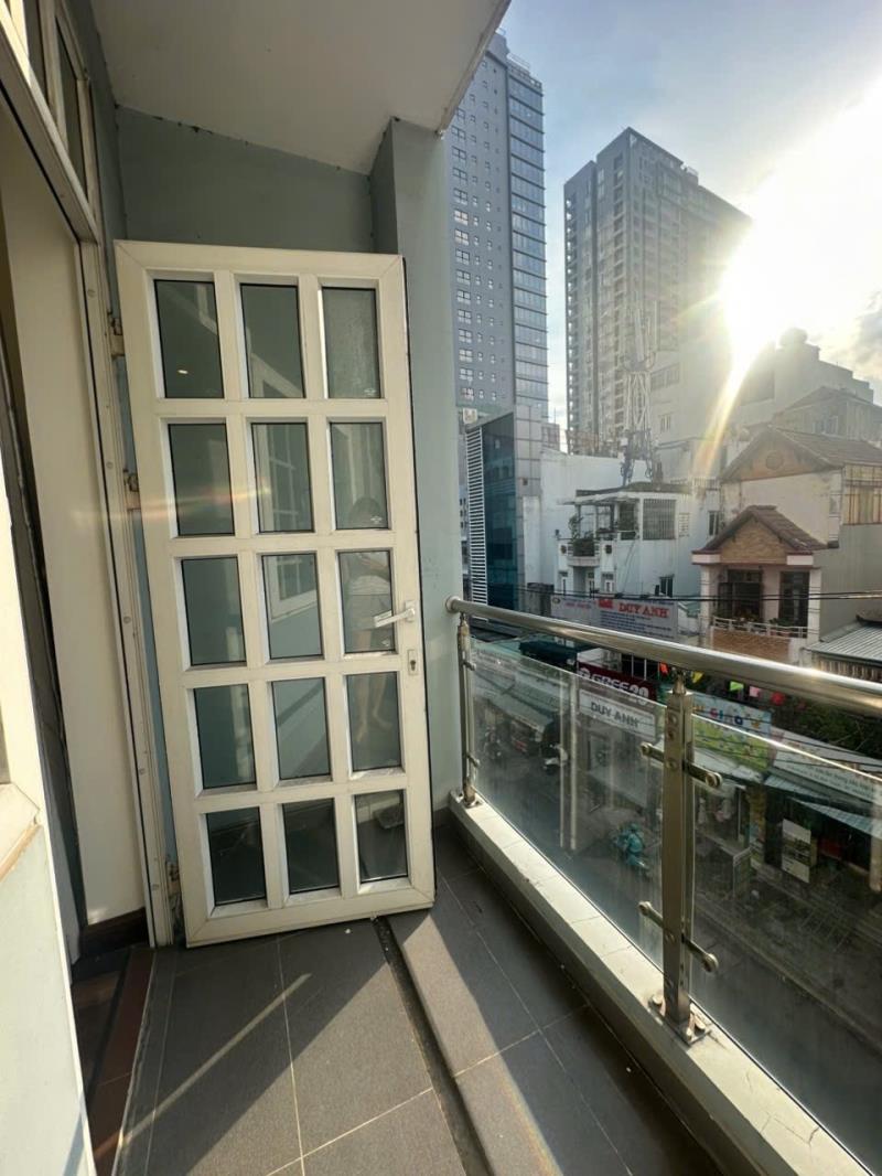Căn hộ studio cực thoáng  ban công thang máy  50m2  gần landmark81 metro văn thánh bình thạnh - 2