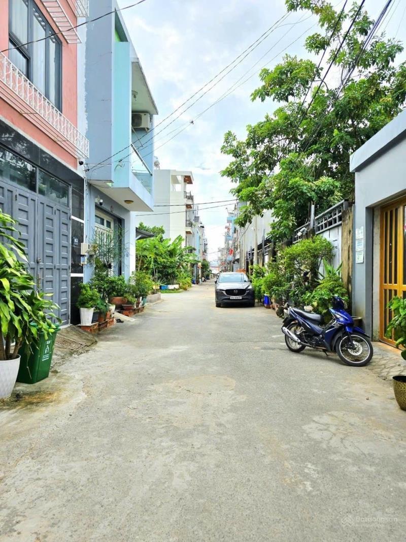 Bán nhà 2 tầng, hẻm xe hơi, phường long trường giá 4,3 tỷ - 4