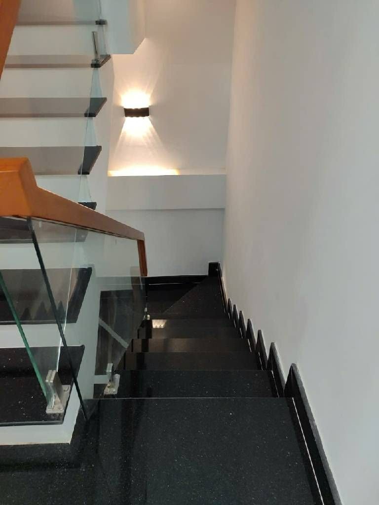 Giảm 2 tỷ - kế bênh viên an bình - q.5 - dt: 4.2*10.5m - 5 tầng - 8 tỷ 5 - 4