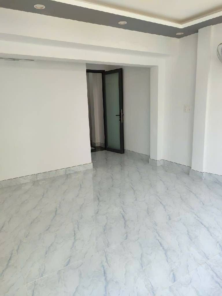 Giảm 2 tỷ - kế bênh viên an bình - q.5 - dt: 4.2*10.5m - 5 tầng - 8 tỷ 5 - 3