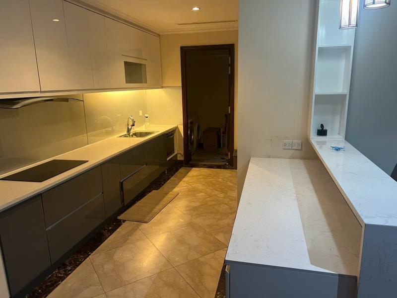 Ban căn hộ vincom center 3 pn, view hồ bơi, 160m2, ngay trung tâm quận 1 - 2