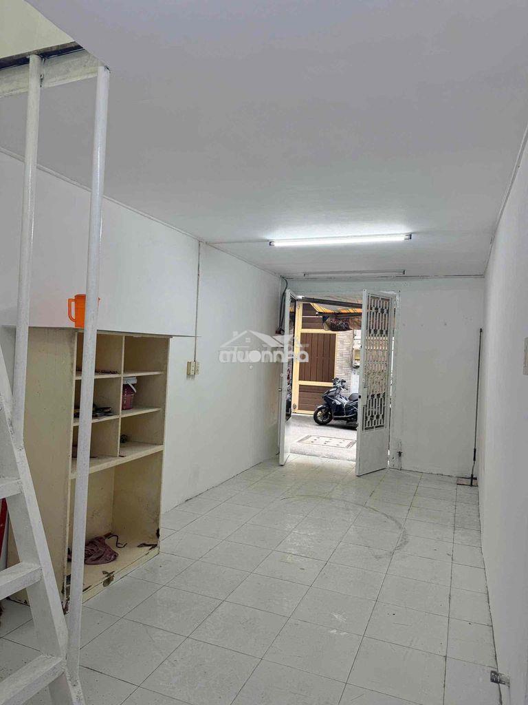 Cho thuê nguyên căn quận 10 – hẻm 2 ô tô tránh nhau, cách mặt tiền 10