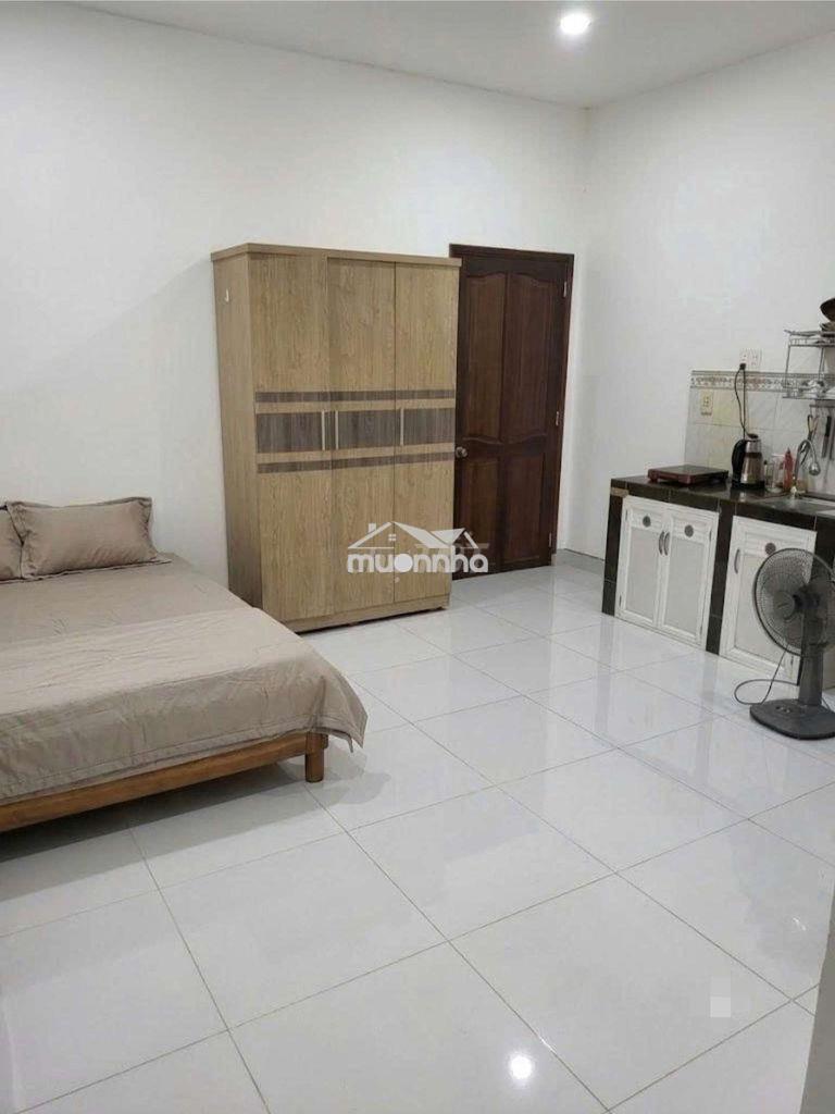 Phòng trọ 32m2 có ban công đường phan xích long - Ảnh 3