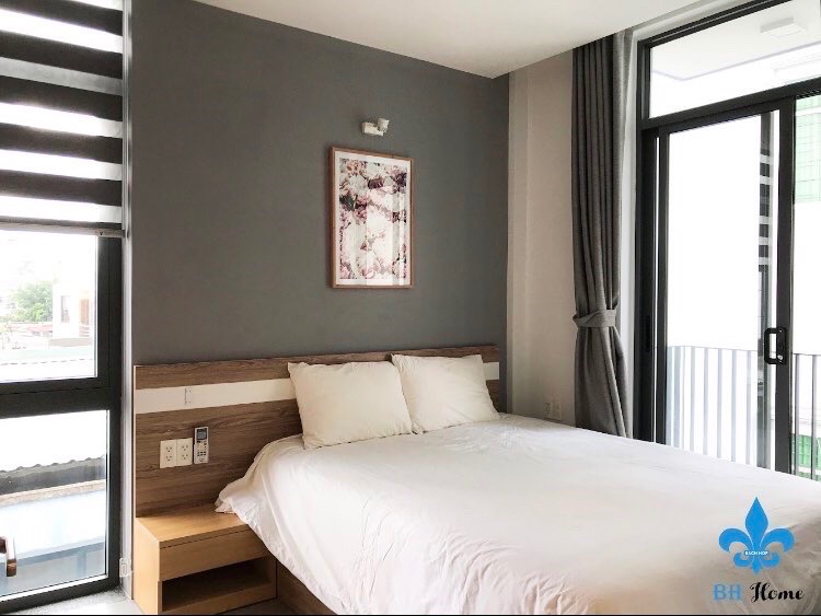 Thuê ngay căn hộ 1pn ngủ, ban công 50m2 luxyry ngay bờ kè trường sa, sát q1 an ninh cao thuận tiện di chuyển - Ảnh 2