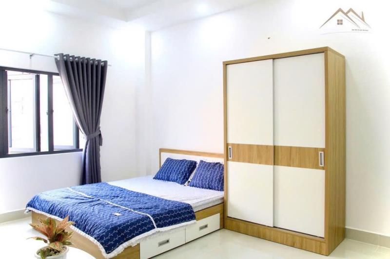 Phòng cao cấp cửa sổ rộng thoáng khí trời, tầng cao cực thoáng mát. dt 35m2 free máy giặt, máy sấy - bãi xe trong nhà rộng