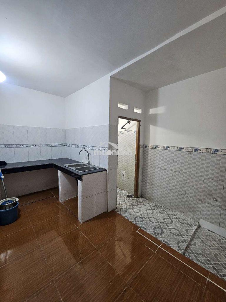 Nhà cấp 4 gác đúc ngay ngã tư miếu ông cù chỉ 870 triệu 45m2 - 4