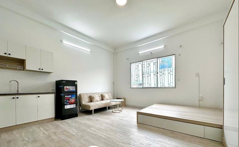 Studio cửa sổ to kết hợp bancol | mới xây - full nội thất - máy giặt riêng | gần sát etown | giá 5tr5