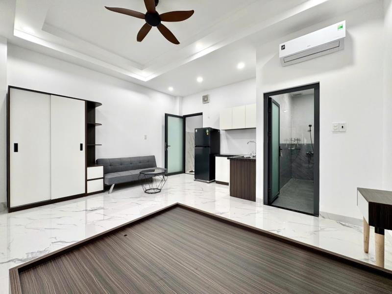 Căn hộ dịch vụ tân phú, full nội thất, cửa sổ trời, ở được 3-4 người, rộng rải, thông thoáng, phù hợp ở nhóm bạn, gia đình, tiện đường sang tân bình, q10, gần các trường đại học văn hiến, công thương - Ảnh 2