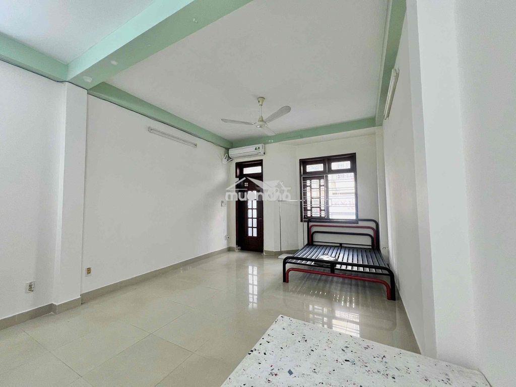 Cho thuê căn hộ nội thất cơ bản_ban công rộng_40m2 ngay cầu vượt 3/2 - 4