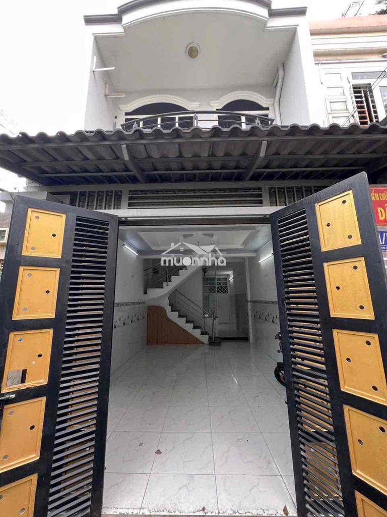 Bán nhà vị trí siêu đẹp ngay trường học .4x13m.xây 2 tầng hẻm 7m thông