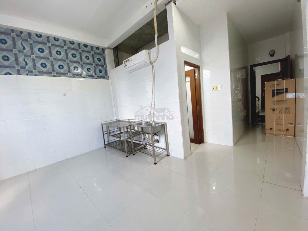 Phòng máy lạnh 30m2 nguyễn xí - 4tr5 - Ảnh 3