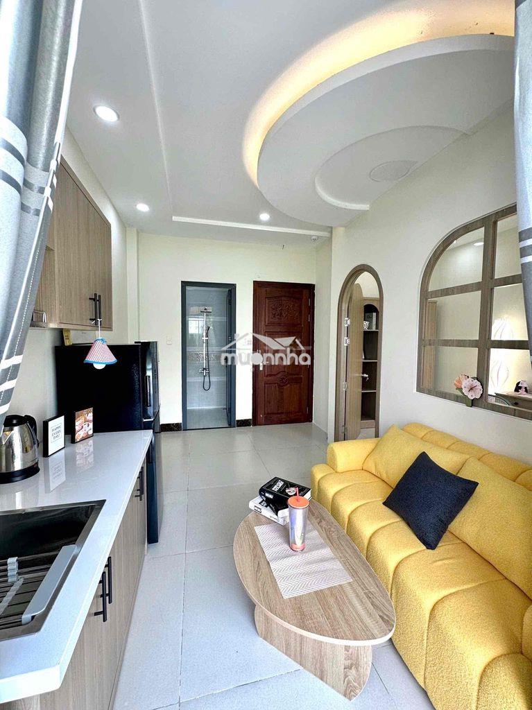 1pn ban công ngay ngã 5 chuồng chó - giữ phòng tháng 10 - 4