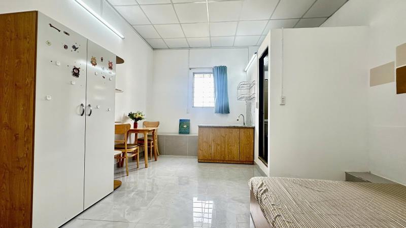 Cho thuê phòng trọ sinh viên lý thường kiệt quận 10 – phòng rộng, cửa sổ thoáng sáng