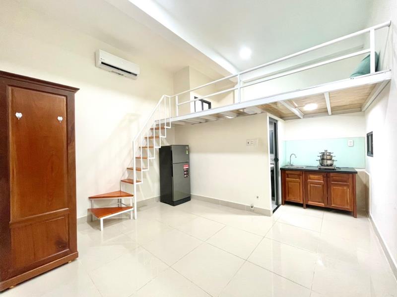 Gác lửng 30m2 đầy đủ tiện nghi, cửa sổ thoáng mát gần ngay chợ bà chiểu bình thạnh