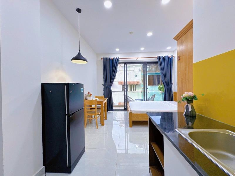 Phòng ban công thang máy gần quận 1, phú nhuận, lê quang định, nơ trang long, bà chiểu