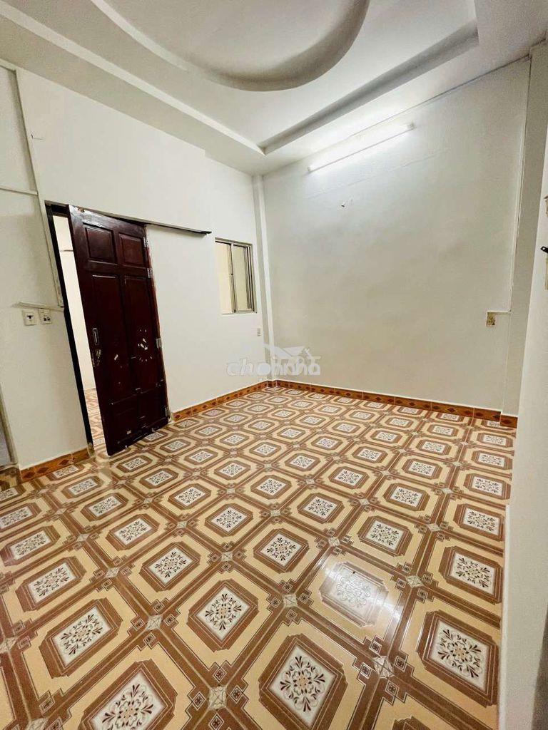 Nhà mới sơn sạch sẽ - 4