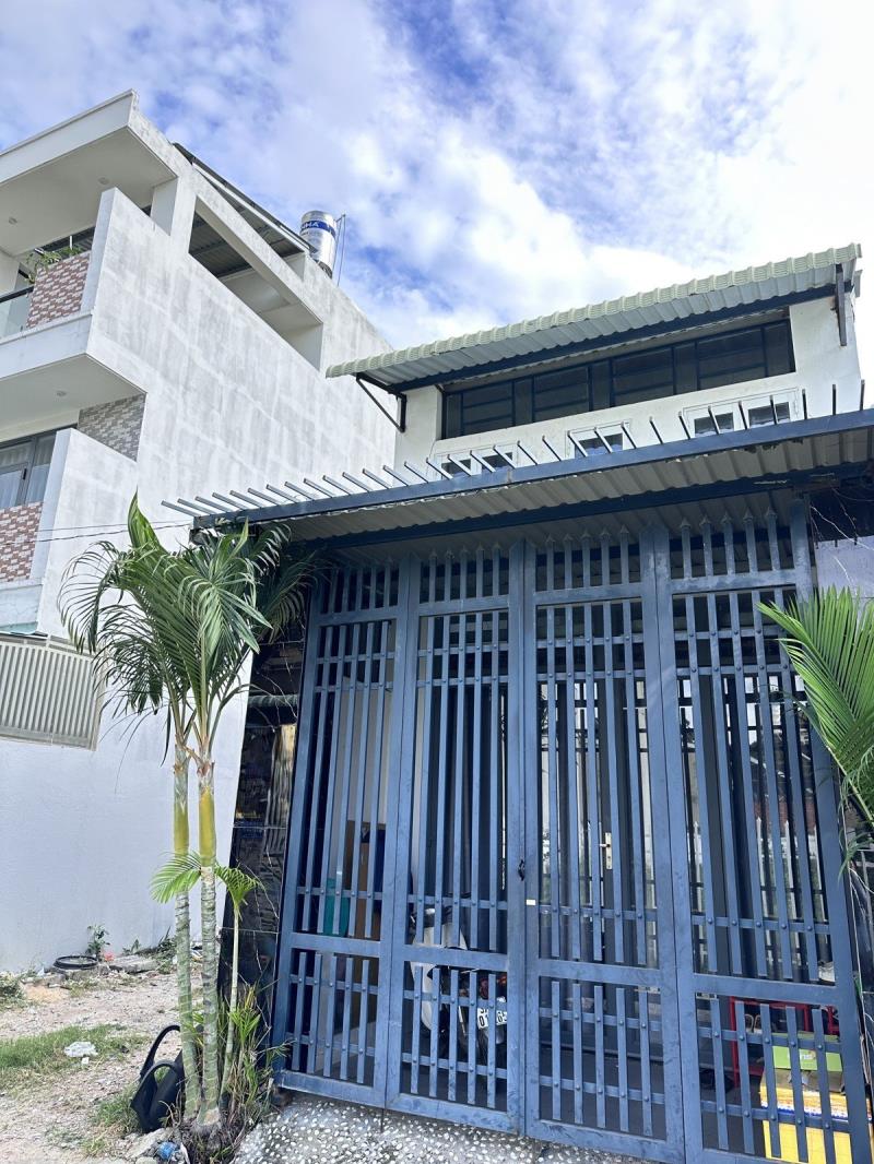 Bán nhà c4 hxh linh xuân - dòng tiền 7 triệu/tháng. giá 4.2 tỷ 