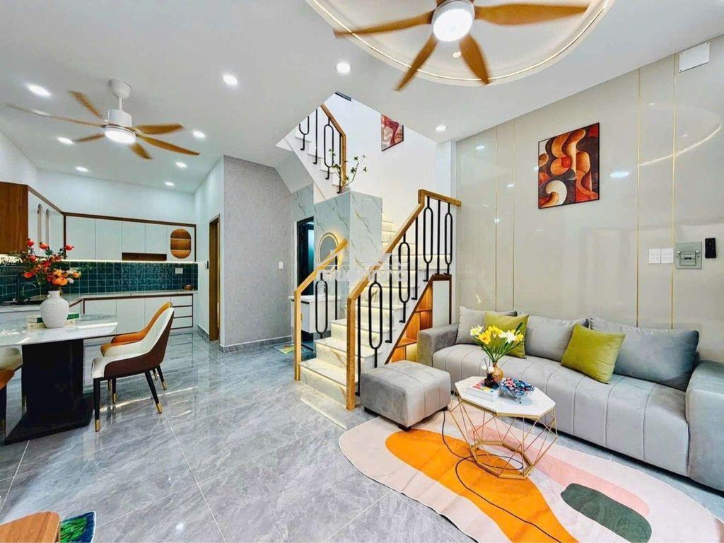 Chợ gò vấp, 50m2, nở hậu, pn trệt, sân để xe, sân trồng hoa bên hông - Ảnh 2