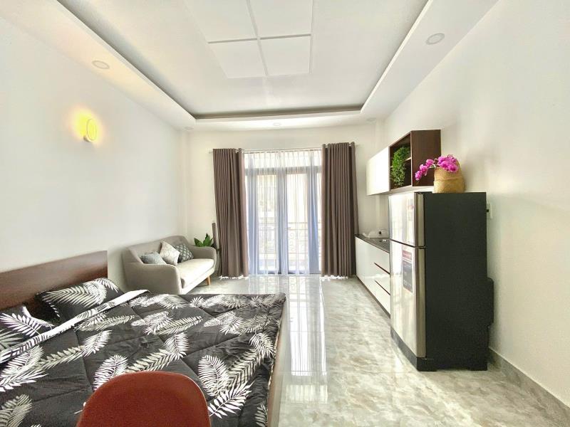 Thuê ngay căn hộ ban công mới 100% full nội thất ngay khu ẩm thực phan xích long giáp quận 1,3 khu an ninh