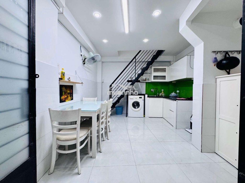 Nhà đẹp ở ngay sát mặt tiền huỳnh văn bánh 20m2_3t đúc đủ công năng - 2