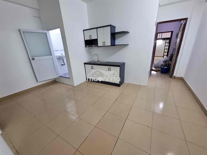 Cho thuê căn hộ 3pn - 2wc - mặt tiền nhật tảo - q10 -có sân vườn riêng