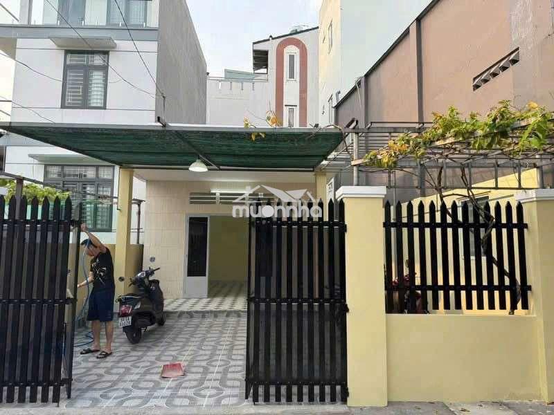 Cho thuê nhà nguyên căn . nhà sân ô tô đường bình phú , gần cc đạt gia