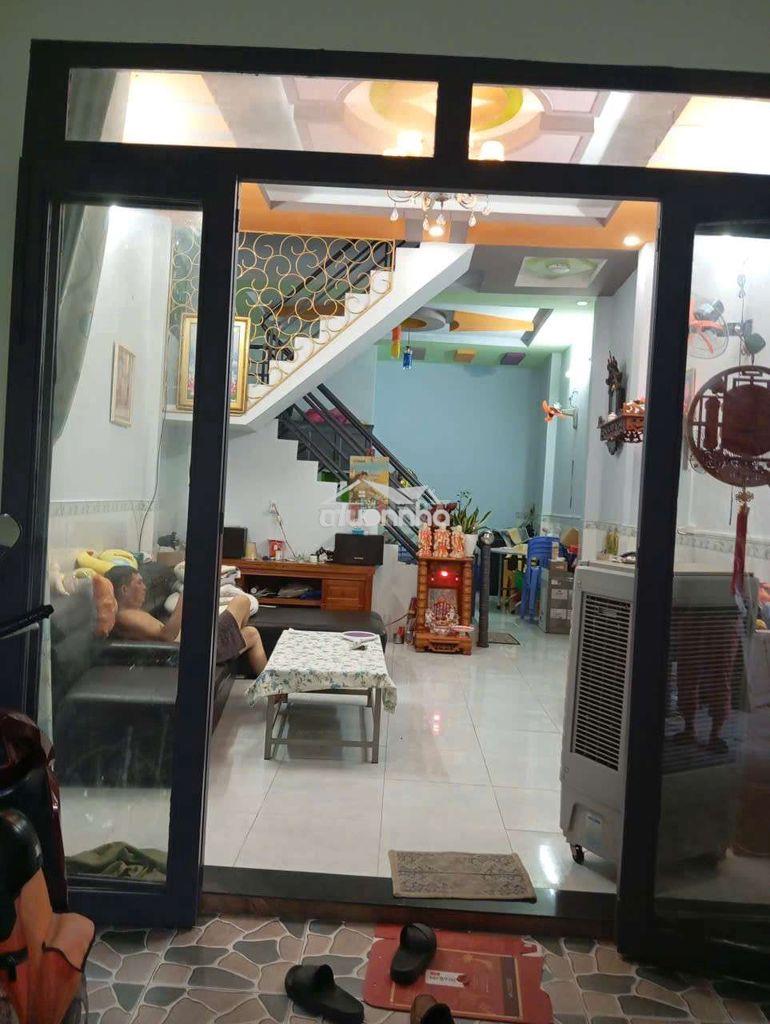 Nhà cần bán.