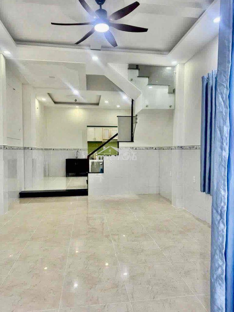 Cho thuê nhà mới sạch sẻ dt 180m2 1trệt 2lầu 4pn 3wc hẻm xe tải - 2