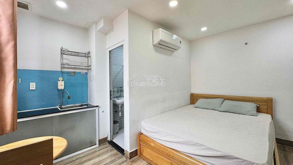 Phòng cửa sổ trời - thang máy, bảo vệ - cv lê văn tám, đh kinh tế, uah - Ảnh 3