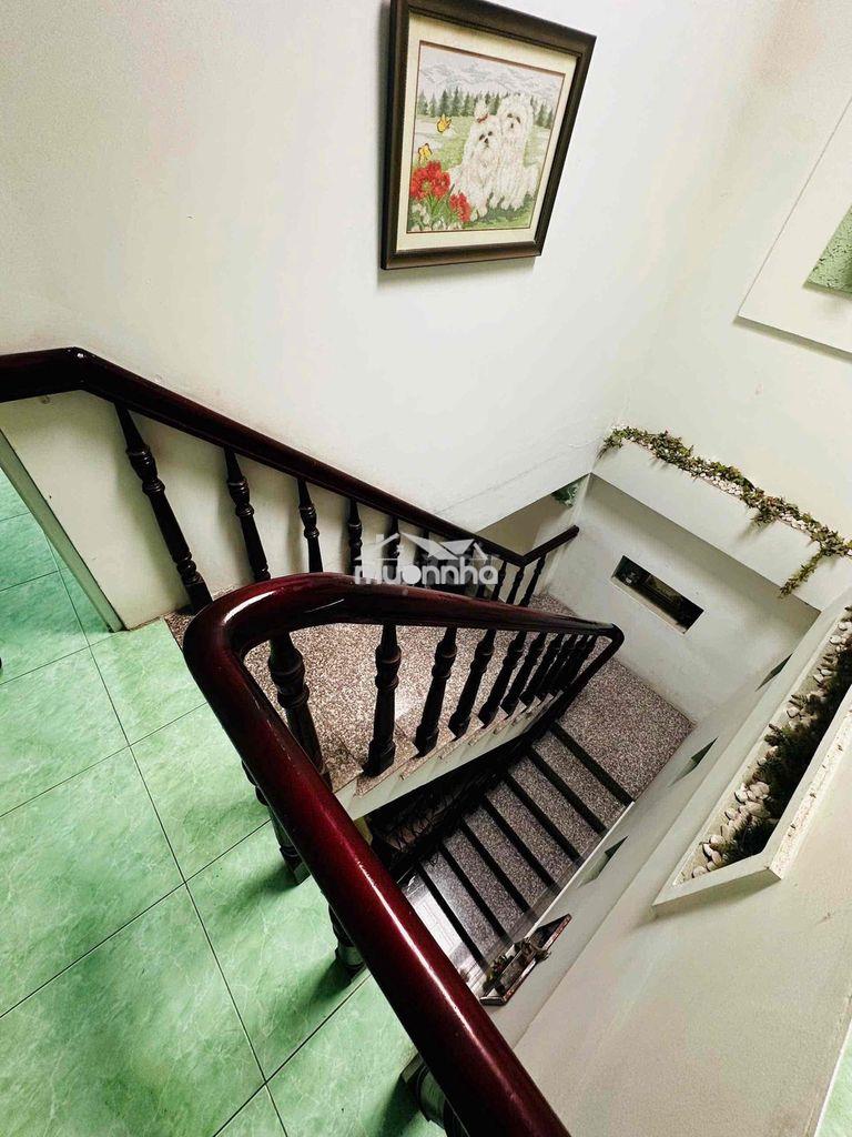 Hiếm p11 - sát trường nguyễn du - 4.2x16m - trệt lầu - 3pn - 4.99 tỷ - 2
