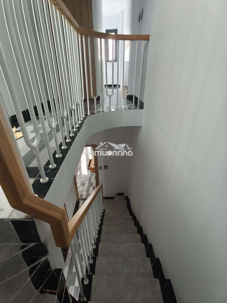 Bán nhà 4 tầng đi định cư - 50m2 ngang 4,4 - gần vinhome, vành đai 3 - 4