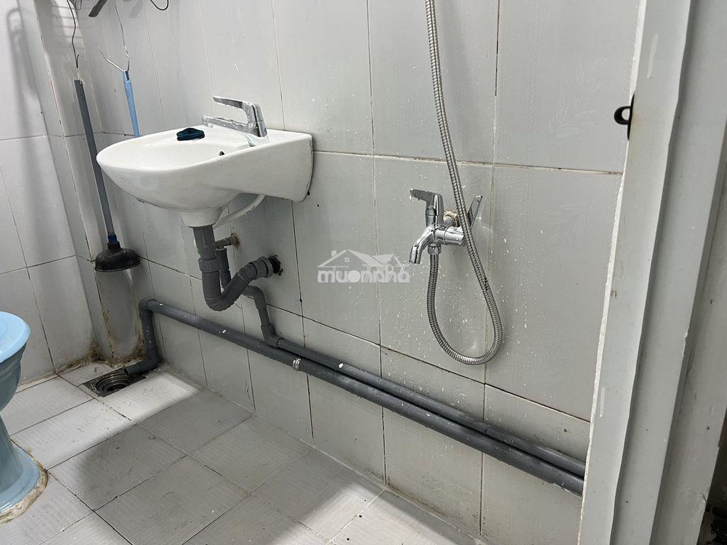 Phòng trọ ban công, cửa sổ trời mới đẹp - Ảnh 4