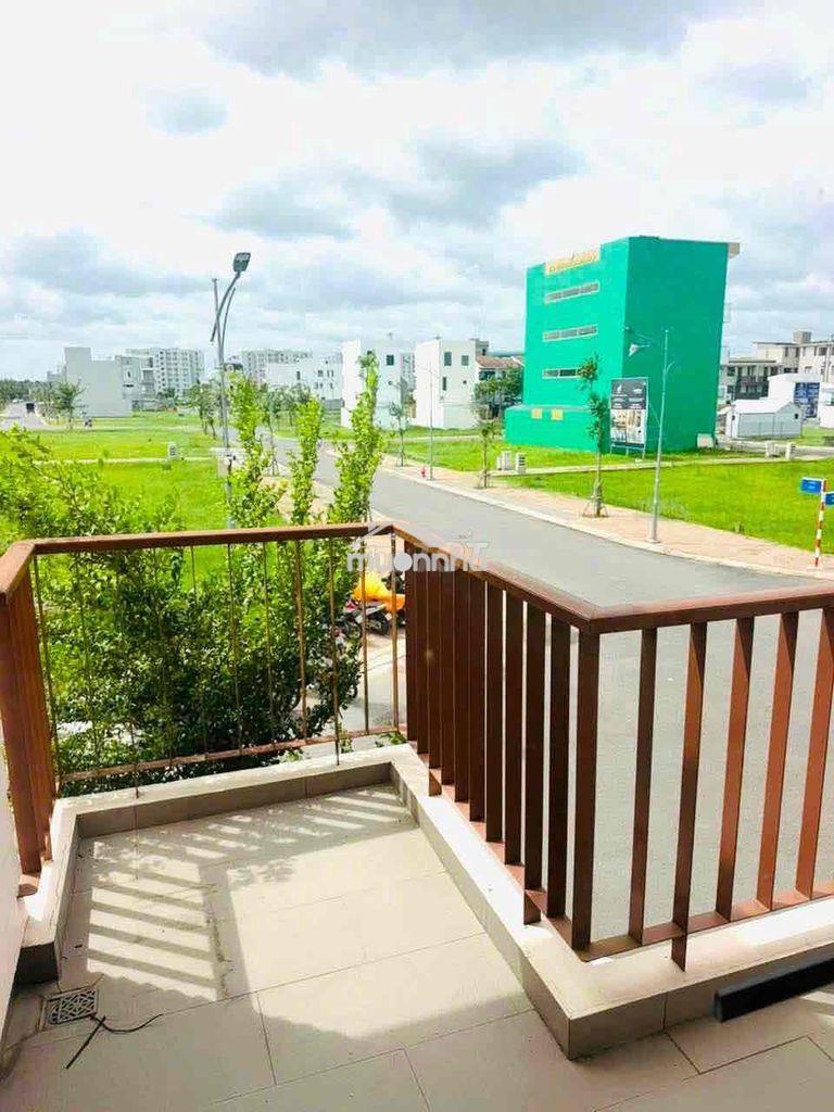 Cho thuê nhà gốc 2 mặt tiền khu nam long central lake - 3