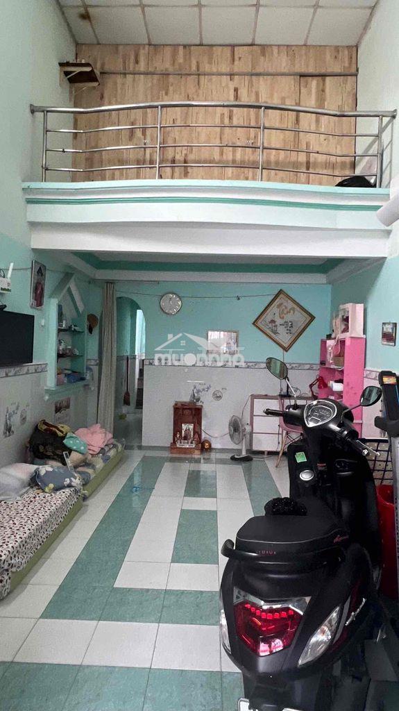 Cần bán căn nhà cấp 4 , gần bến xe an sương - đường đông lân 3