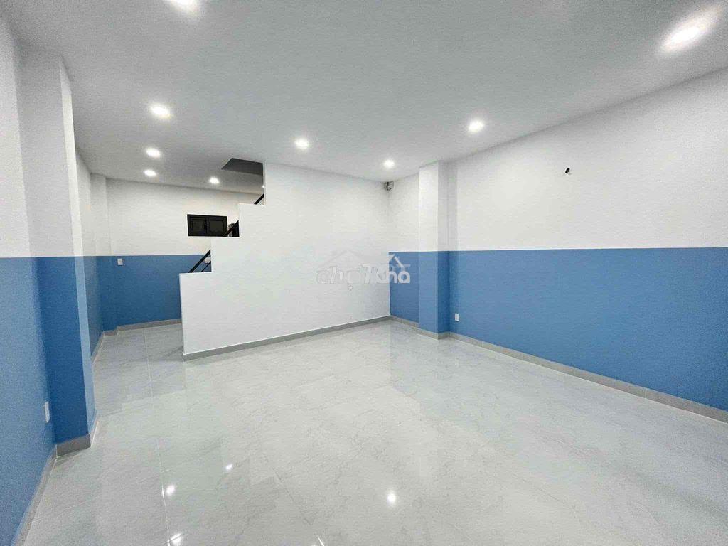 Cho thuê nhà nguyên căn tại quận 10 - Ảnh 2