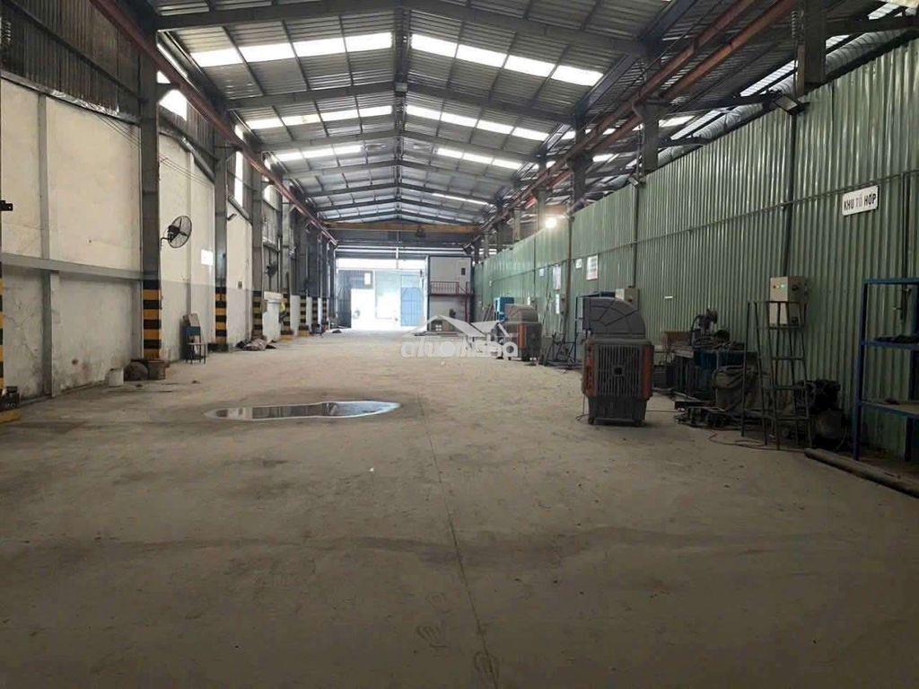 Cần cho thuê nhà kho gần vsip 1. dt: 600m giá: 40tr, có xuất vat - 2