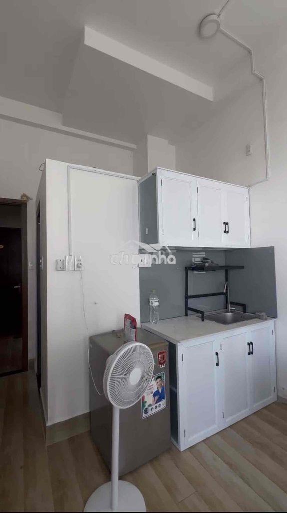 ‼️Phòng ban công full nội thất 25m2 còn sơn mới ngay ngã tư phú nhuận‼️ - Ảnh 4
