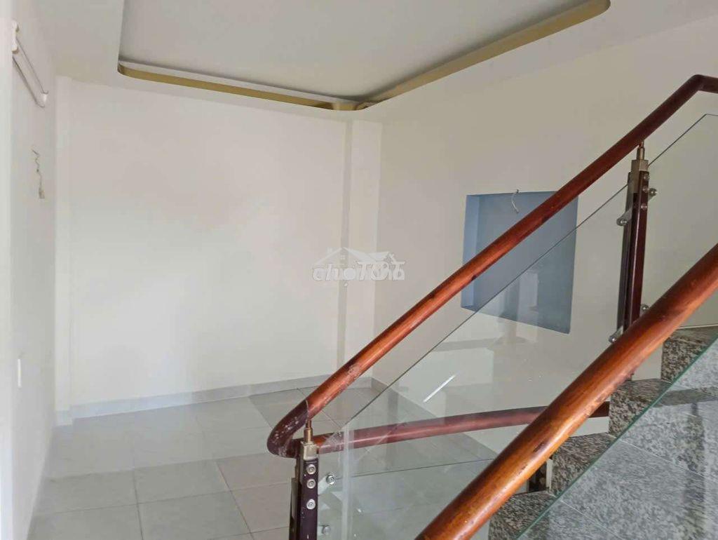 Nhà 1 trệt lửng 1 lầu 3,5x10m 2 phòng 2 wc hẻm 2144 huỳnh tấn phát - 3
