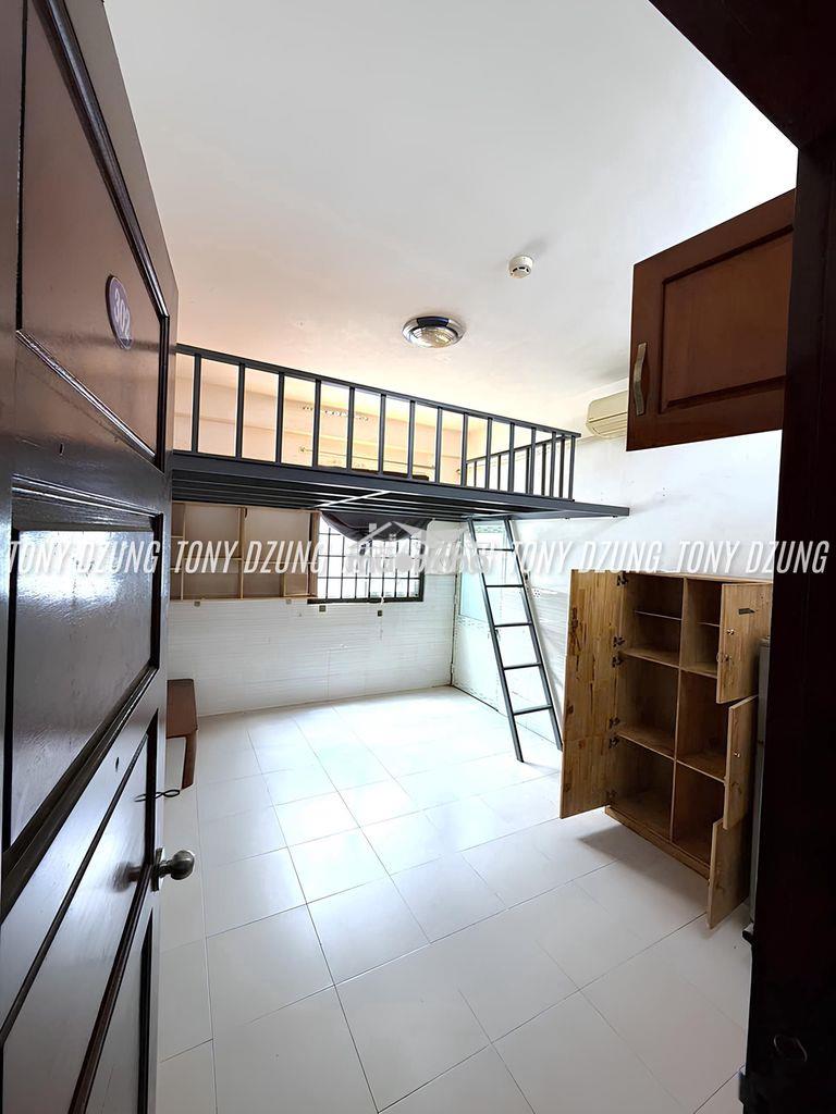 Phòng gác, cửa sổ full nội thất - tách bếp - gần đh văn lang-ngay dqh