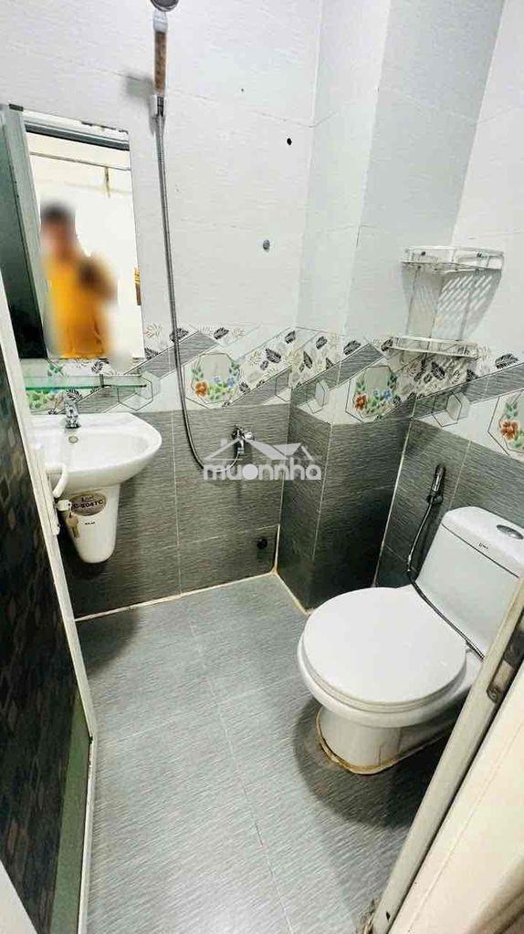 Nhà mới sơn sửa mới 50m 2lầu 3pn 3wc hxh quang trung - Ảnh 4