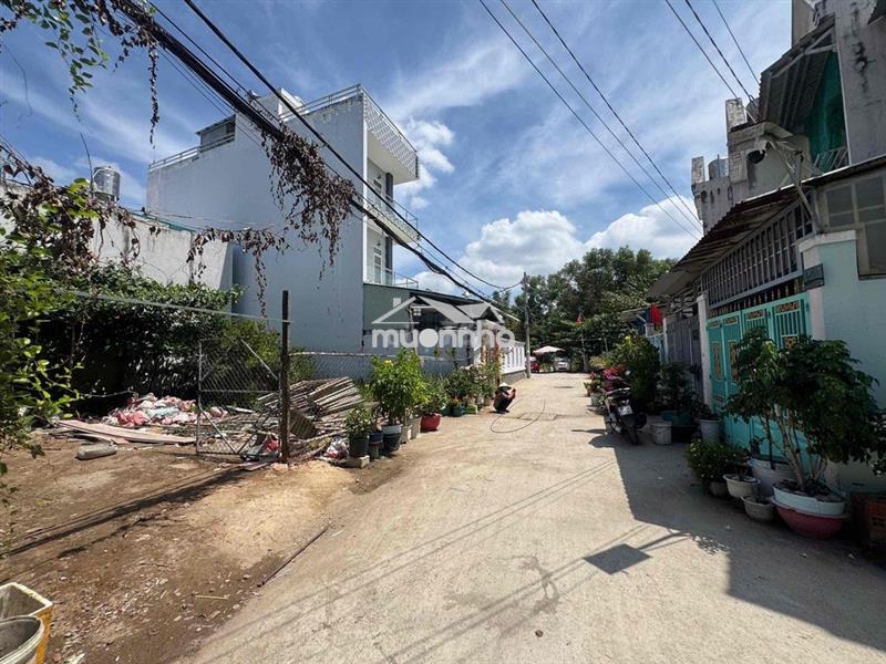 Mặt tiền siêu hiếm 12m. xe oto tới đất quay đầu thoải mái