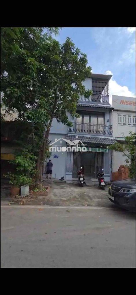 Nhà cho thuê nguyên căn giá 10tr mặt tiền đường q7