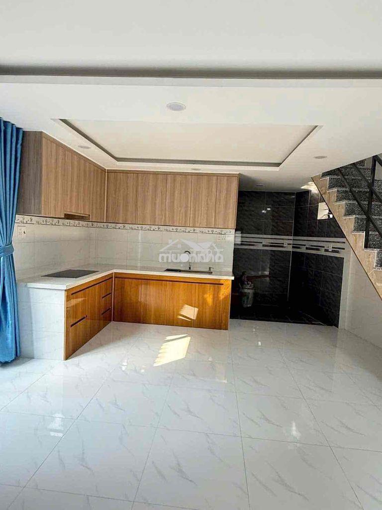 Nhà lầu. hẻm ba gác. gần phạm văn đồng. linh xuân. đường số 8. sổ sạch