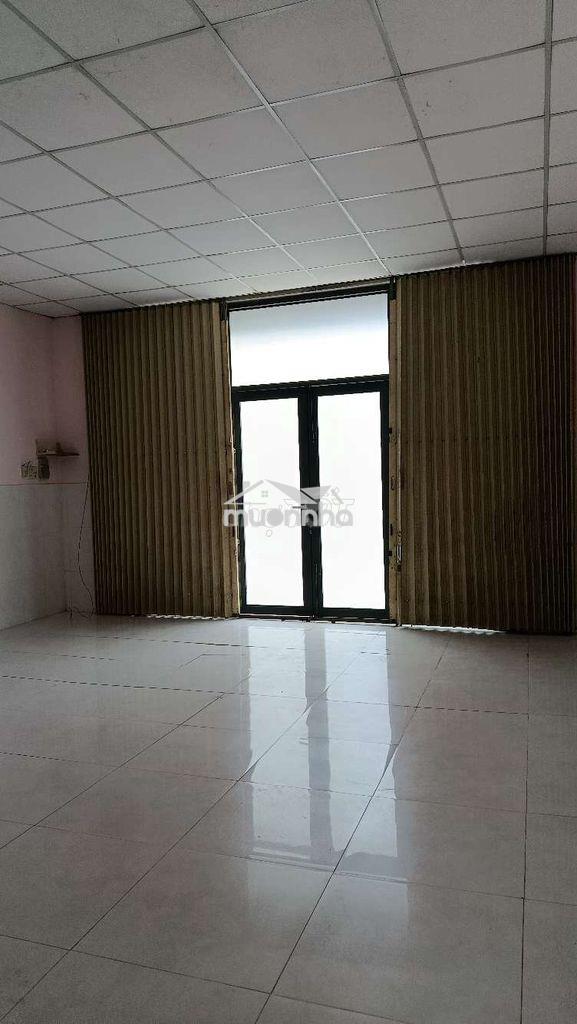 Nhà cấp 4 1tr 1 gác suốt xe hơi tới nhà ngay ngã 4 bình phước