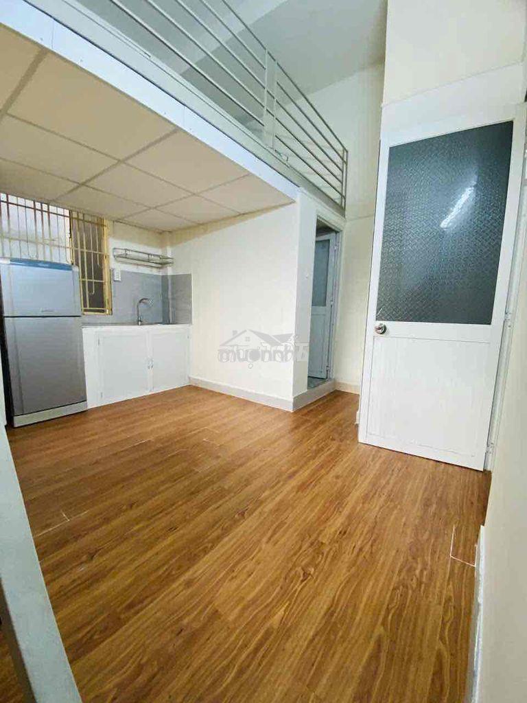 Cho thuê phòng có gác cao 2m cửa sổ lớn tầng trệt gần đại học sài gòn - Ảnh 3