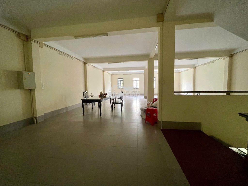 Tòa nhà 4 tầng - gần 800m2 - ngay khu hành chính dĩ an - quảng trường - Ảnh 4